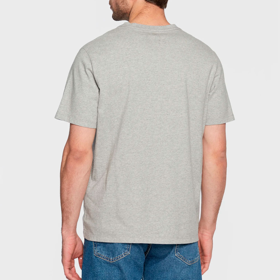 camiseta-original-con-cuello-en-v camiseta-original-con-cuello-en-v
