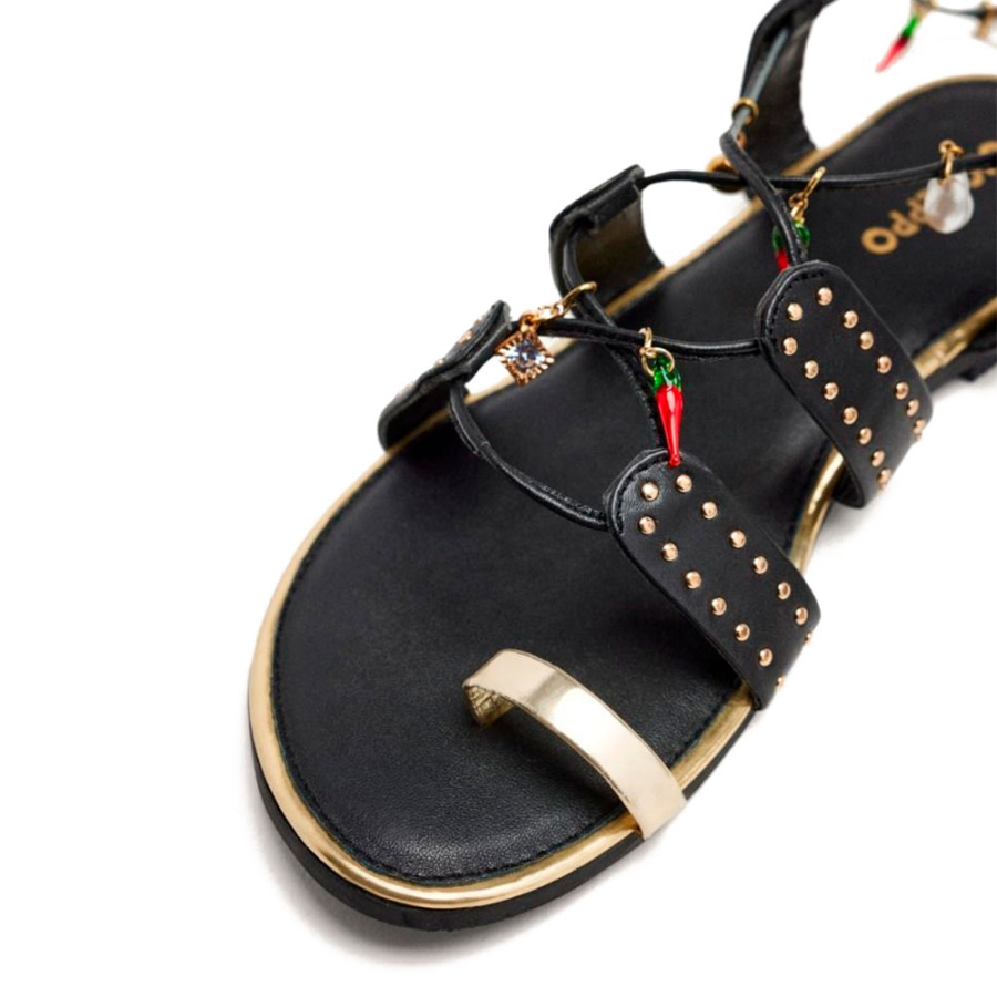 sandales-en-cuir-ione-avec-perles-et-clous sandales-en-cuir-ione-avec-perles-et-clous