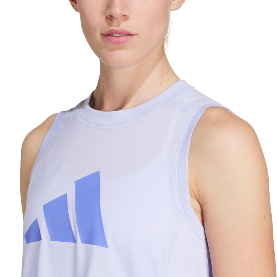camiseta-com-logotipo-grande camiseta-com-logotipo-grande