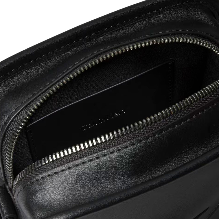 sculpted-impression-reporter-crossbody-bag sculpted-impression-reporter-crossbody-bag