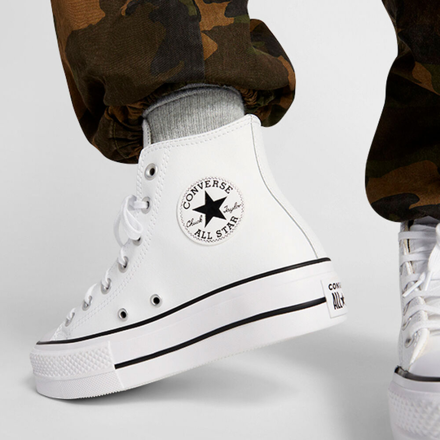 sneakers-in-pelle-con-plateau-chuck-taylor-all-star sneakers-in-pelle-con-plateau-chuck-taylor-all-star