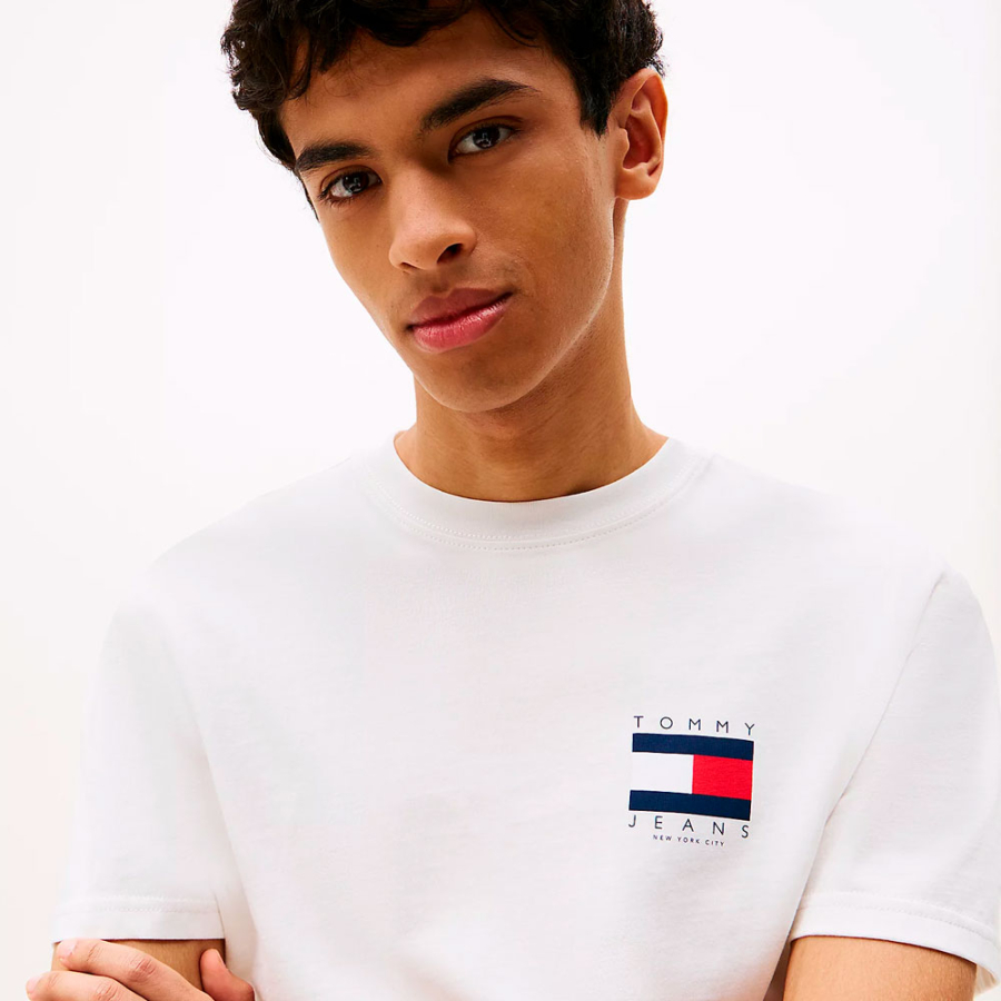 t-shirt-avec-logo-au-dos t-shirt-avec-logo-au-dos