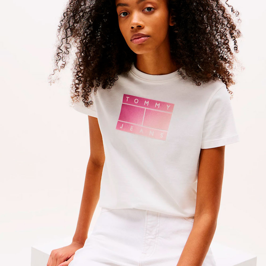 t-shirt-col-rond-avec-logo-degrade t-shirt-col-rond-avec-logo-degrade