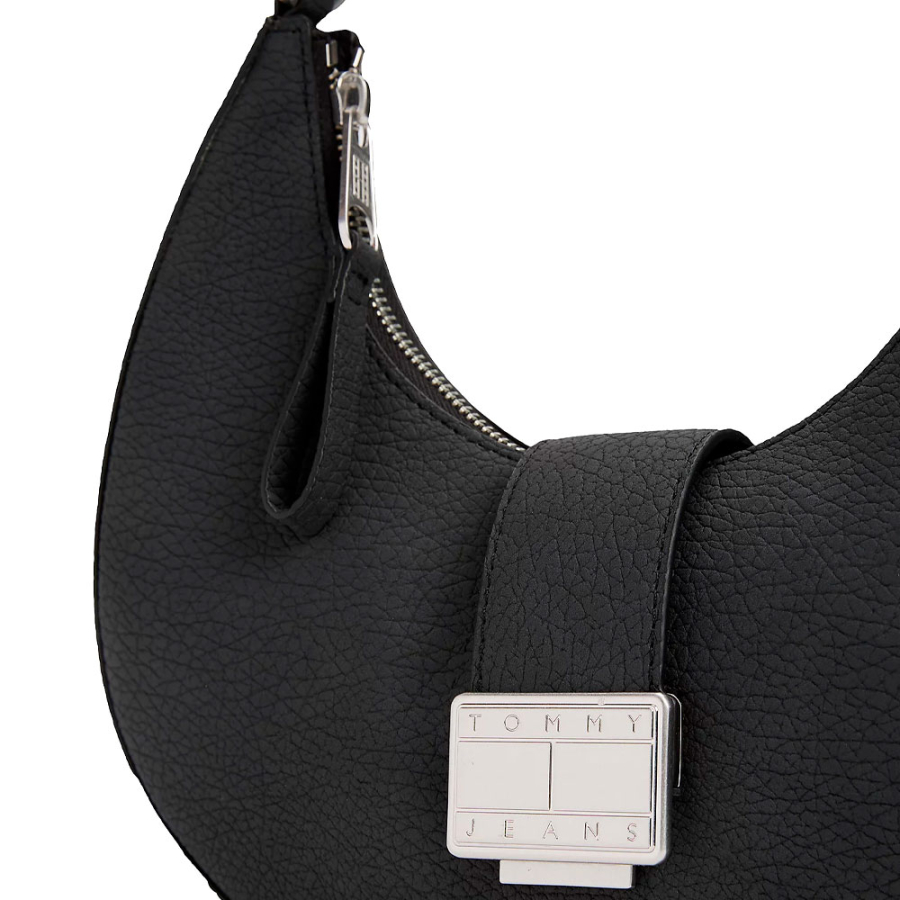 bolso-hobo-con-broche-de-giro-y-logo bolso-hobo-con-broche-de-giro-y-logo