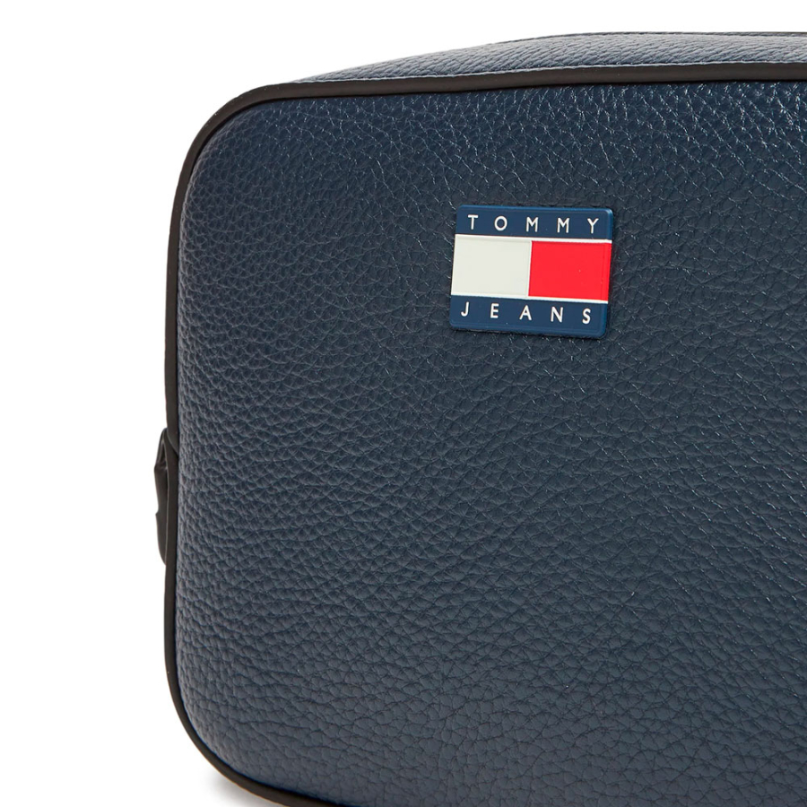 sac-bandouliere-a-badge-ton-sur-ton sac-bandouliere-a-badge-ton-sur-ton