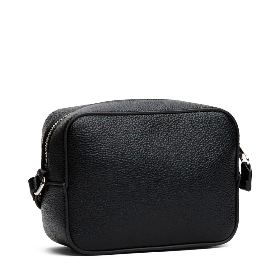 sac-bandouliere-a-badge-ton-sur-ton sac-bandouliere-a-badge-ton-sur-ton