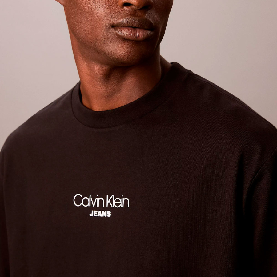 loose-fitting-graphic-logo-tee loose-fitting-graphic-logo-tee