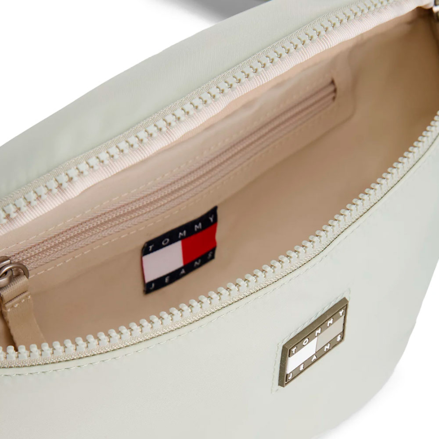 sac-banane-avec-logo-caoutchoute sac-banane-avec-logo-caoutchoute