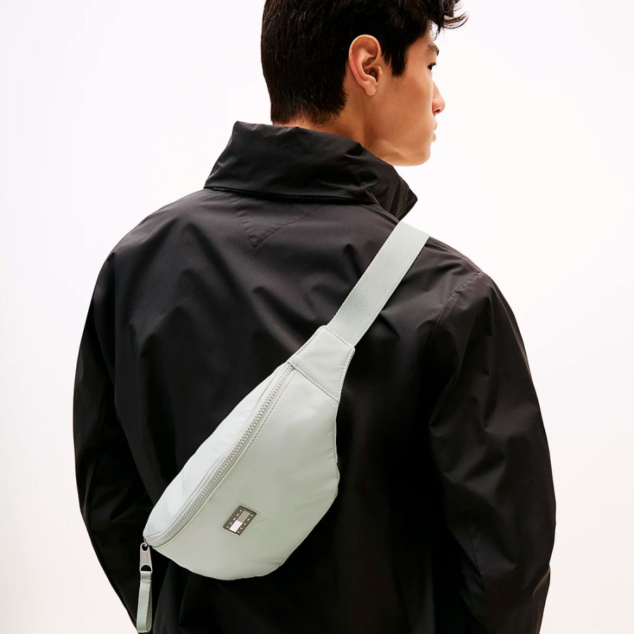 sac-banane-avec-logo-caoutchoute sac-banane-avec-logo-caoutchoute