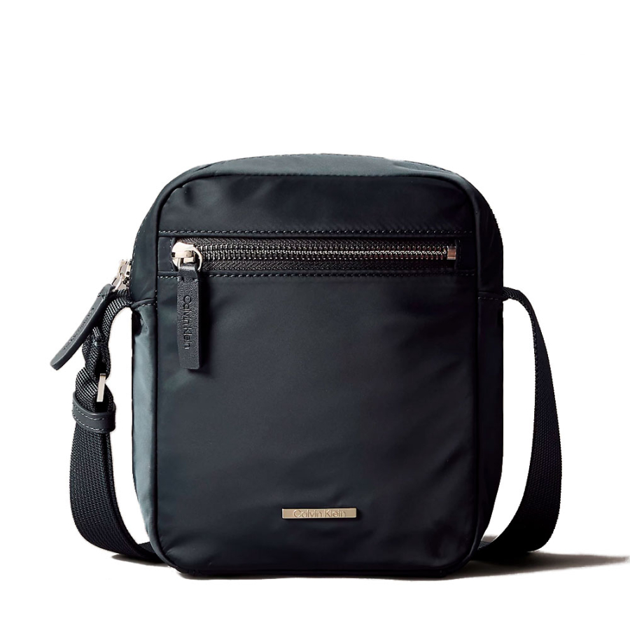 borsa-a-tracolla-reporter-in-nylon-elegante borsa-a-tracolla-reporter-in-nylon-elegante