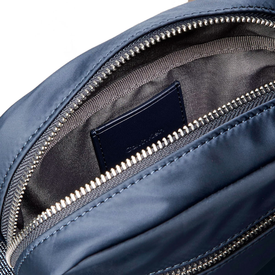 bolsa-de-ombro-reporter-de-nylon-elegante bolsa-de-ombro-reporter-de-nylon-elegante