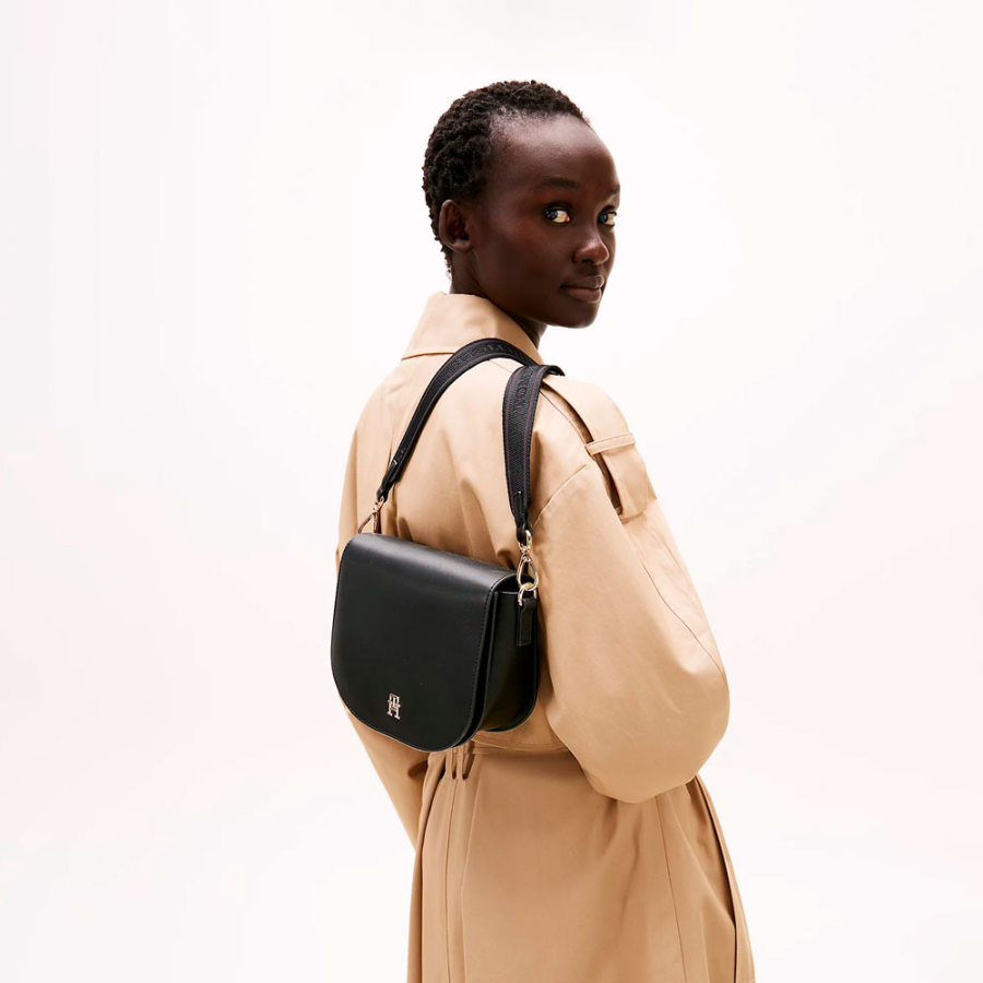 saddle-bag-messenger-bag-with-inscription saddle-bag-messenger-bag-with-inscription