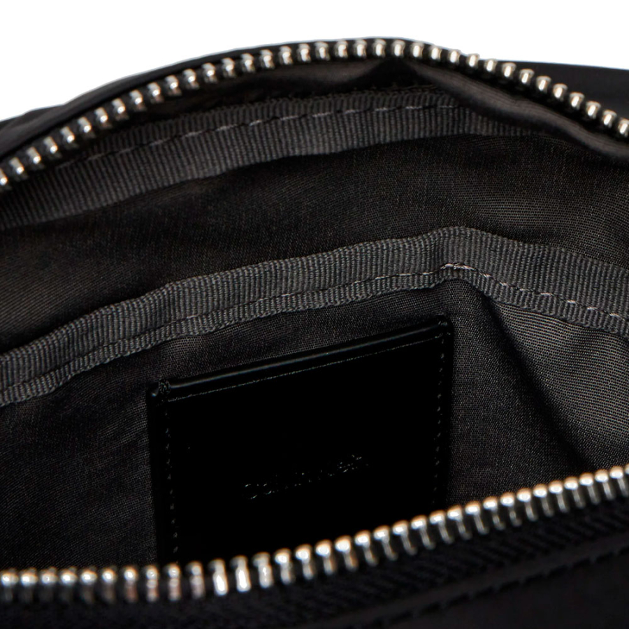 sac-a-bandouliere-reporter-en-nylon-elegant sac-a-bandouliere-reporter-en-nylon-elegant