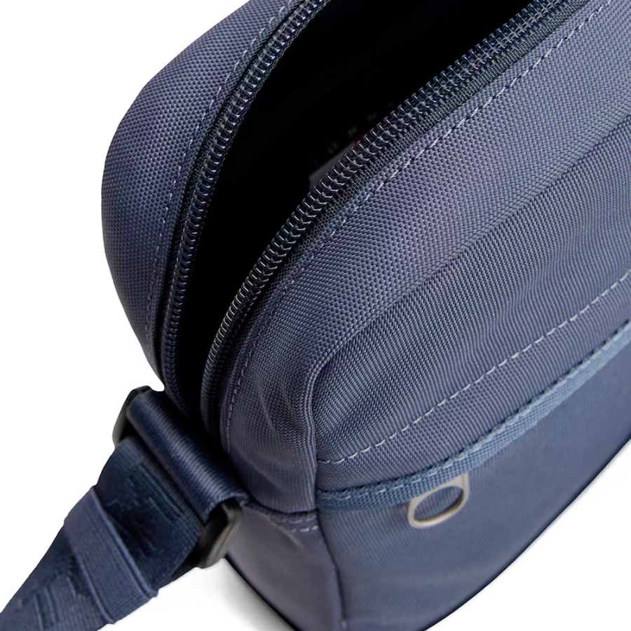 essential-umhangertasche-fur-den-alltag essential-umhangertasche-fur-den-alltag