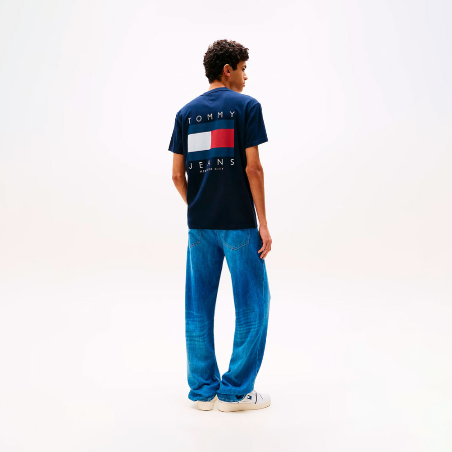 camiseta-con-logo-trasero camiseta-con-logo-trasero