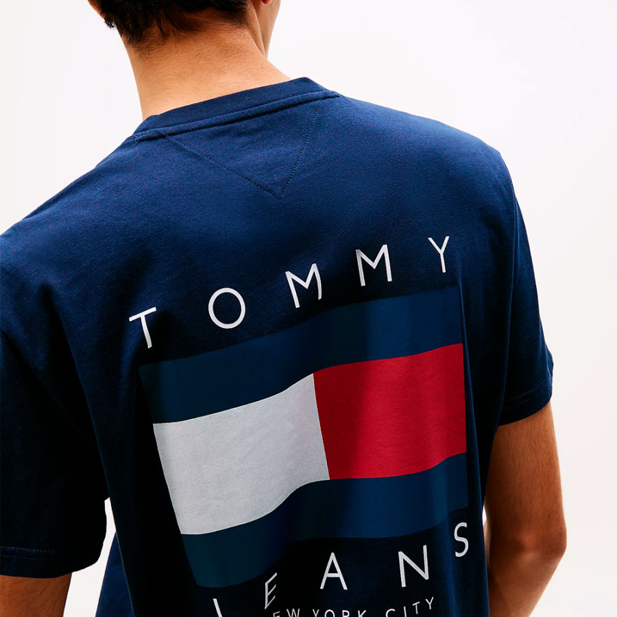 t-shirt-mit-ruckenlogo t-shirt-mit-ruckenlogo