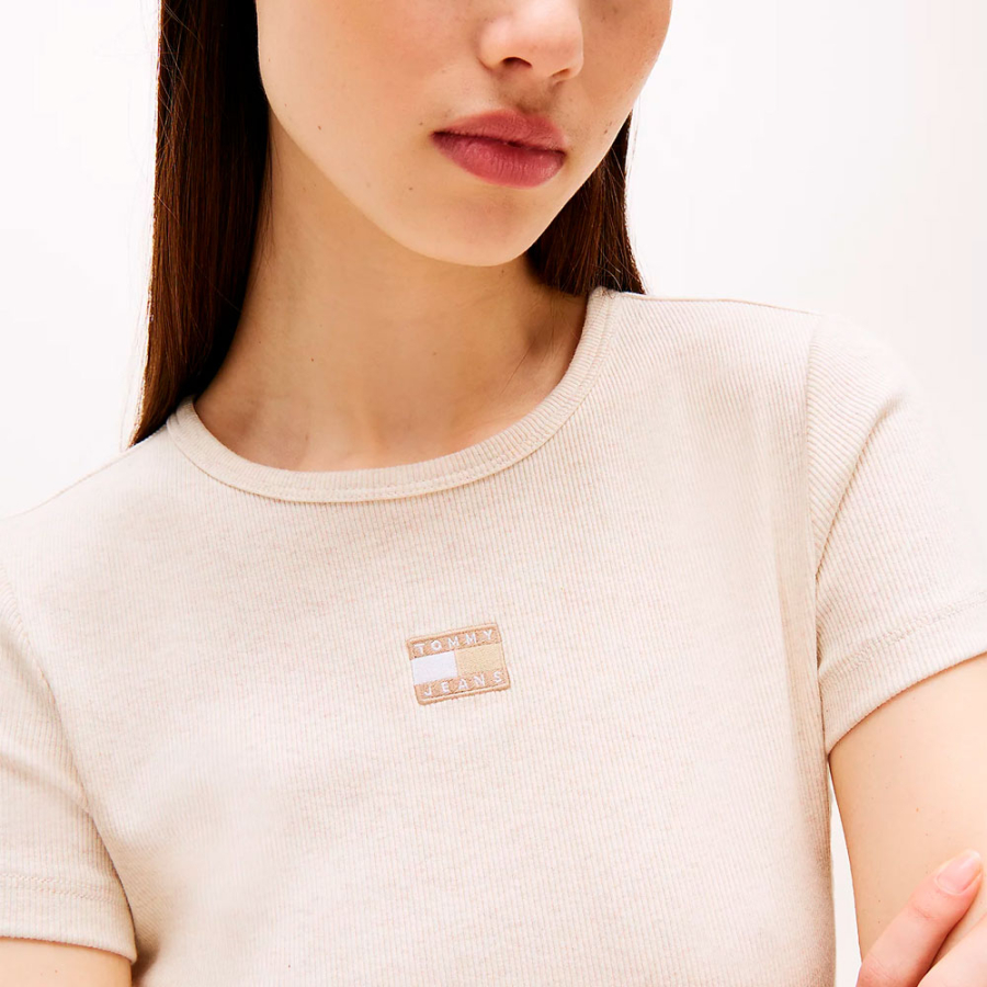 schmales-ripp-t-shirt-mit-patch schmales-ripp-t-shirt-mit-patch