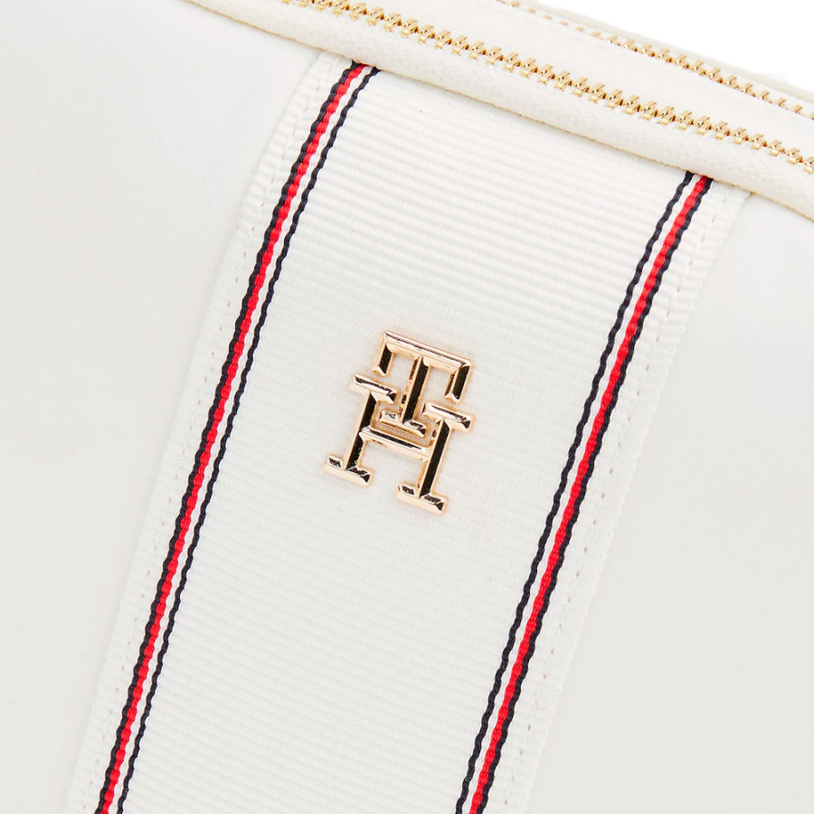 umhangetasche-mit-monogramm umhangetasche-mit-monogramm