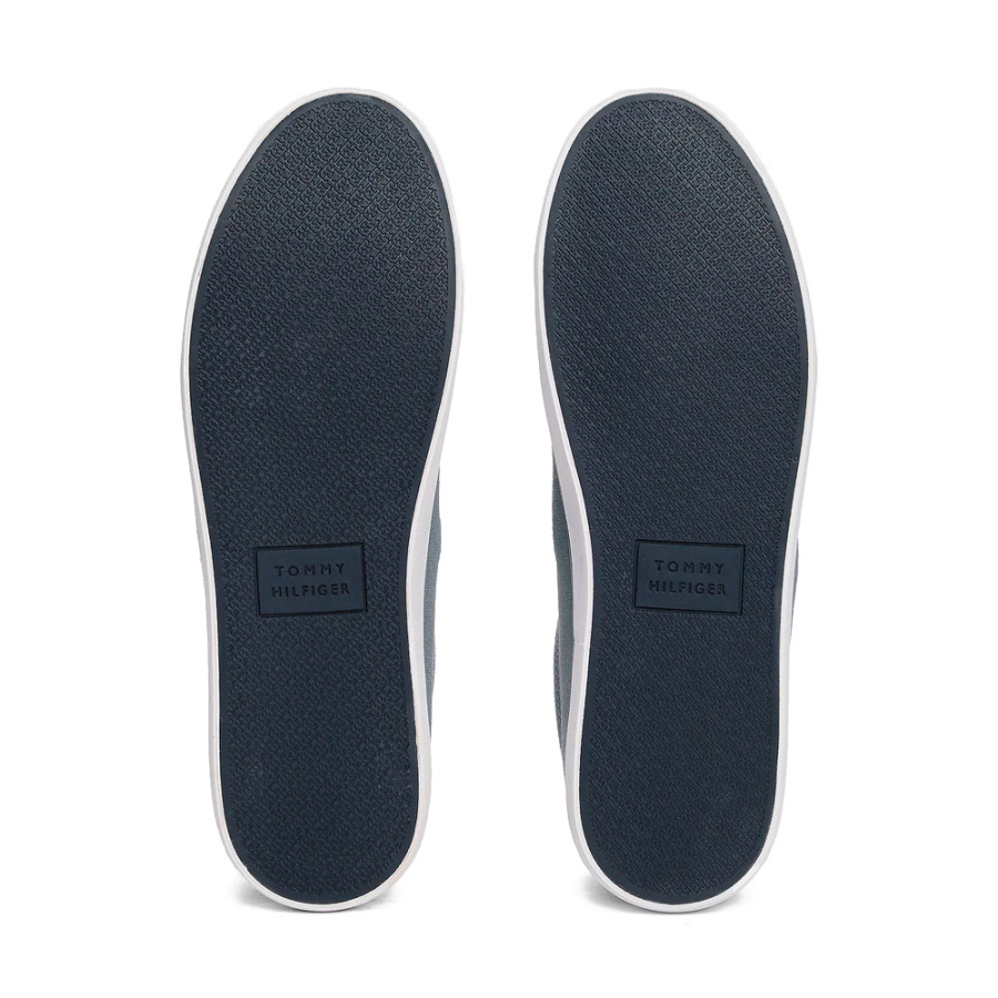 zapatillas-con-parche-del-logo