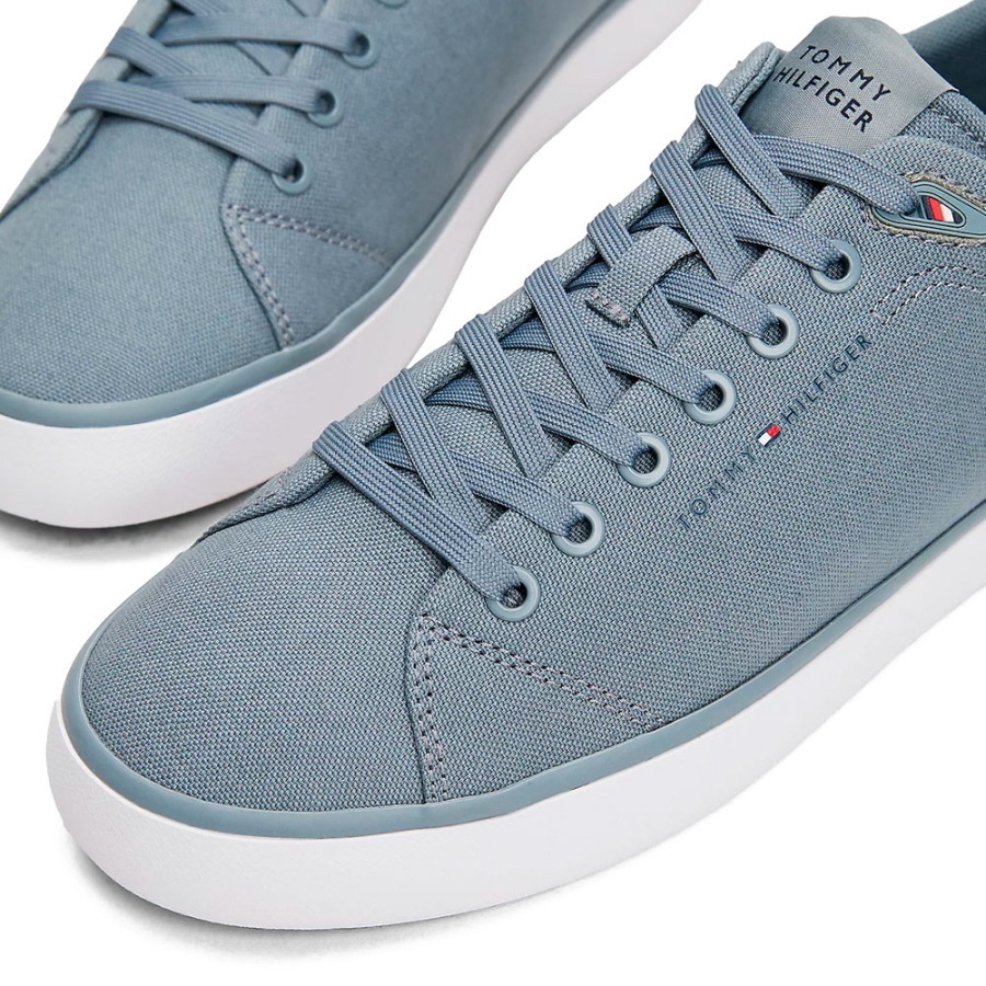 sneakers-with-logo-patch sneakers-with-logo-patch