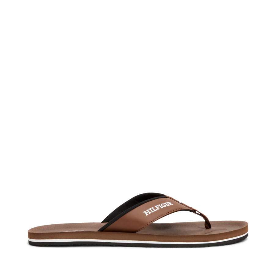 chanclas-con-tiras-acolchadas-e-inscripcion chanclas-con-tiras-acolchadas-e-inscripcion