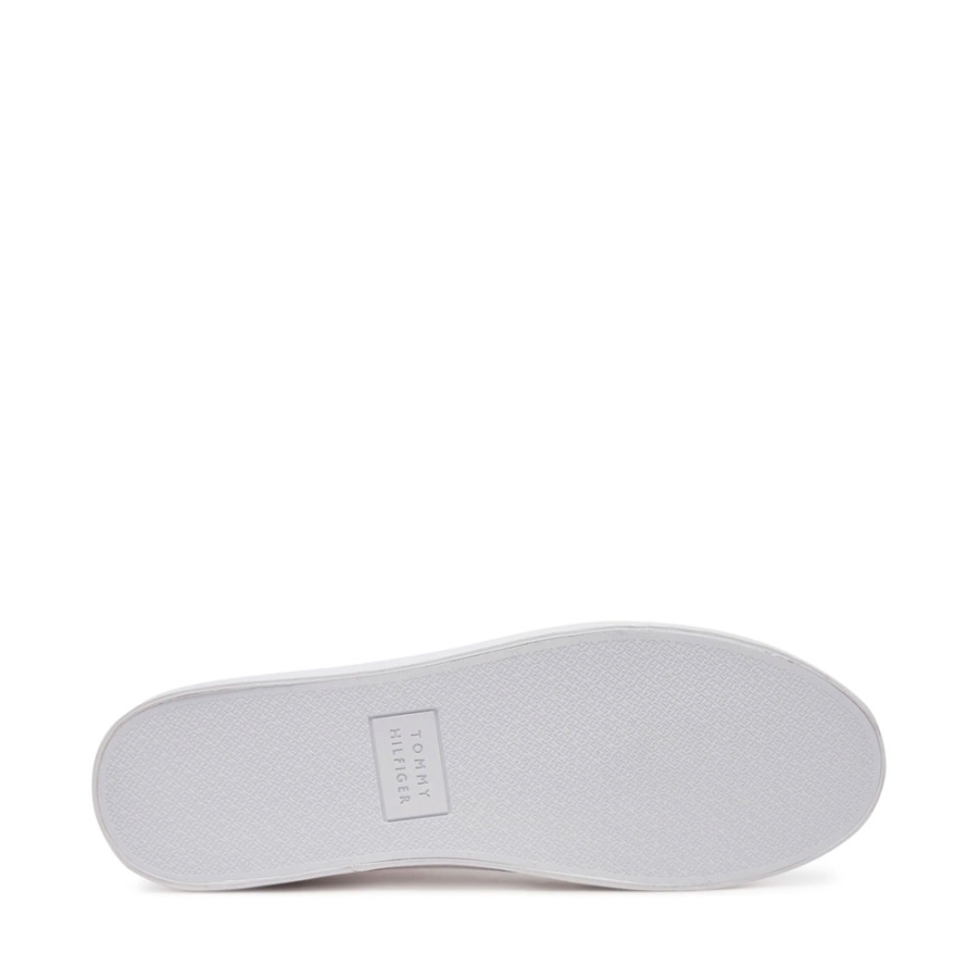 sneakers-with-logo-patch sneakers-with-logo-patch
