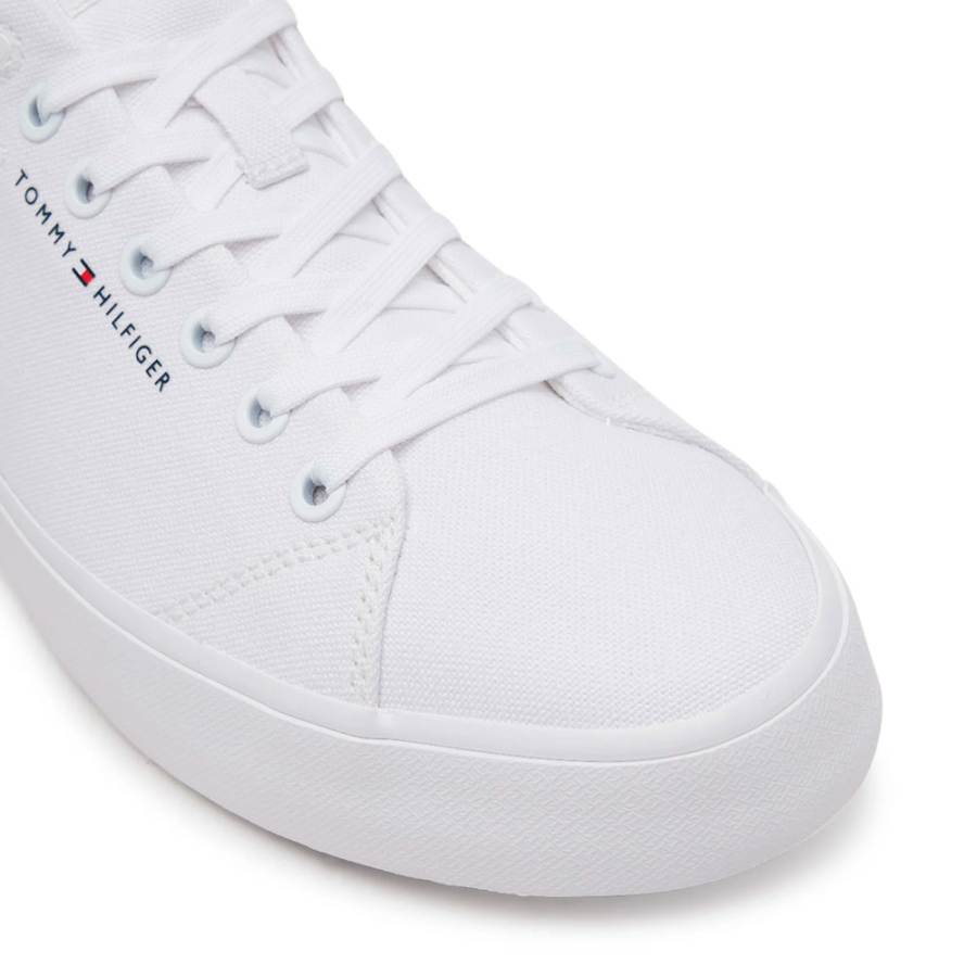 sneakers-with-logo-patch sneakers-with-logo-patch