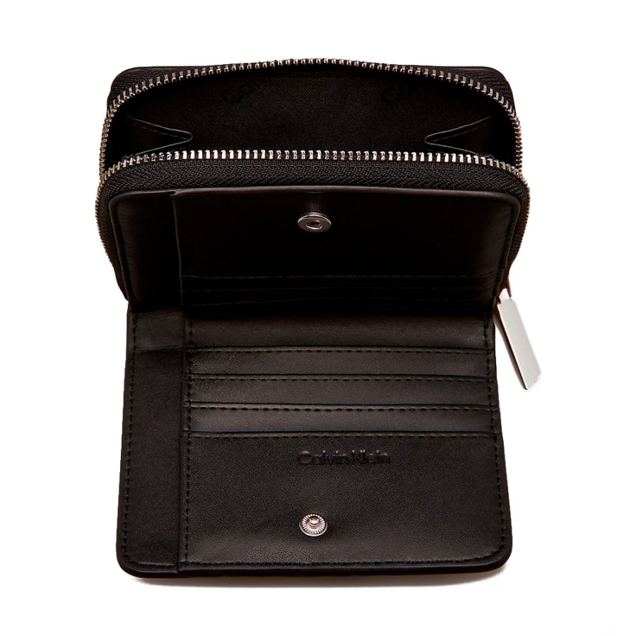 portafoglio-con-cerniera-lungo-il-perimetro