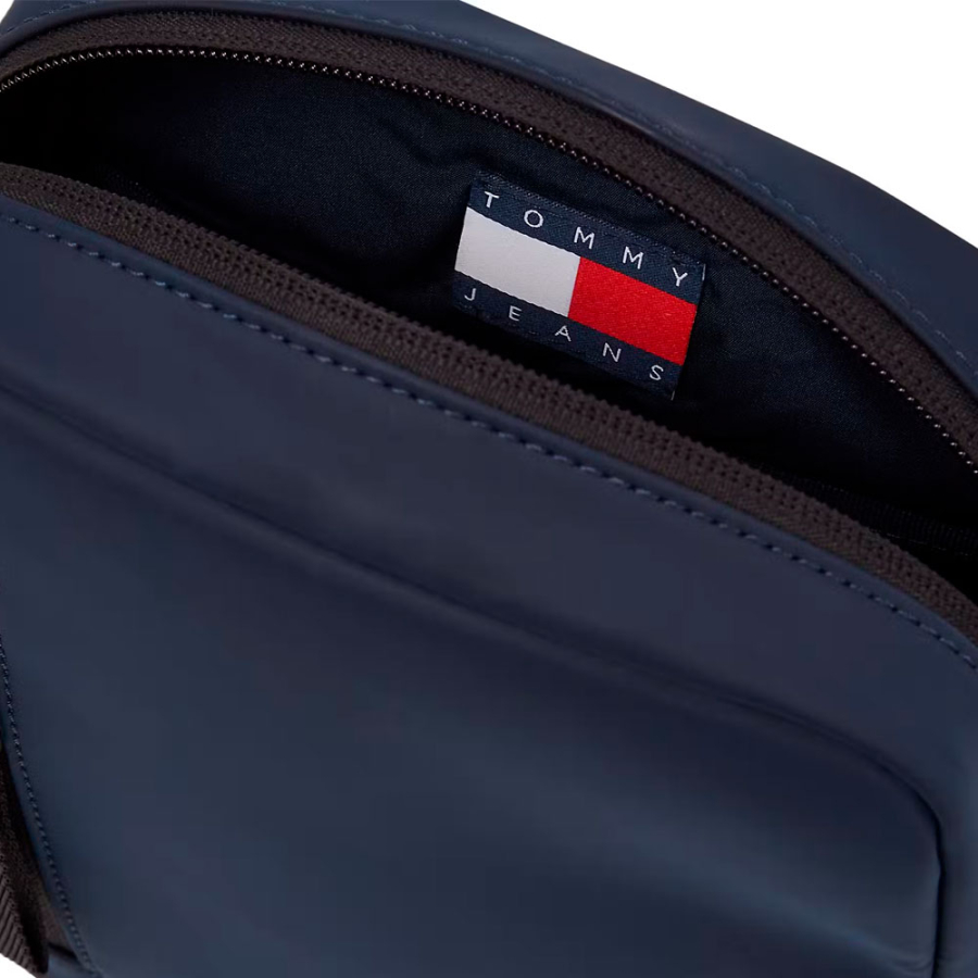 reporter-messengerbag-mit-schultergurt-und-logo reporter-messengerbag-mit-schultergurt-und-logo