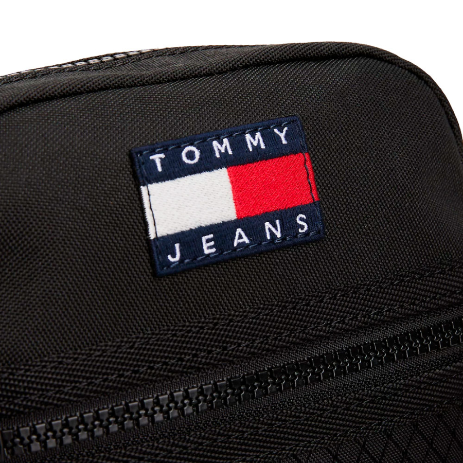 bolsa-reporter-com-alca-de-ombro-e-logo bolsa-reporter-com-alca-de-ombro-e-logo