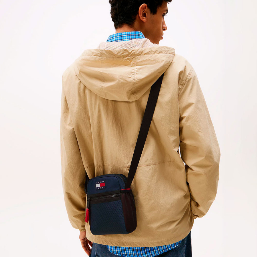 bolso-reporter-con-bandolera-y-logo bolso-reporter-con-bandolera-y-logo