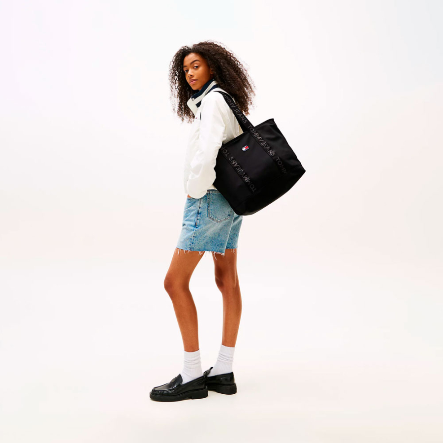 bolso-tote-essential-con-inscripcion bolso-tote-essential-con-inscripcion