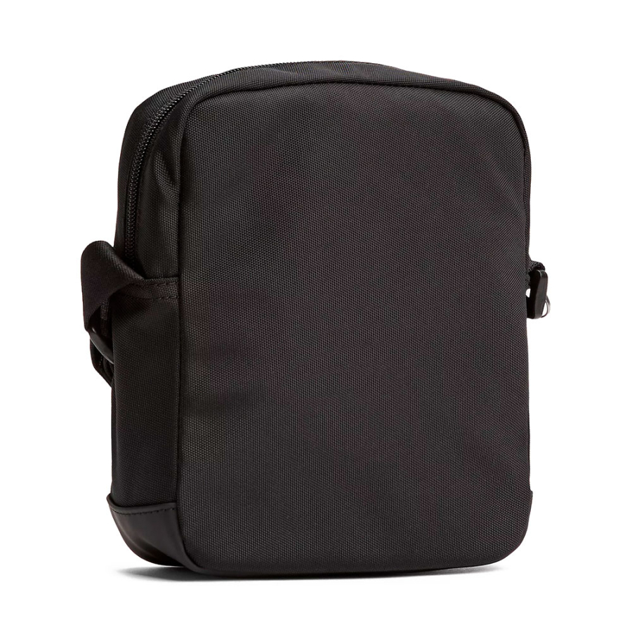 essential-daily-crossbody-bag essential-daily-crossbody-bag