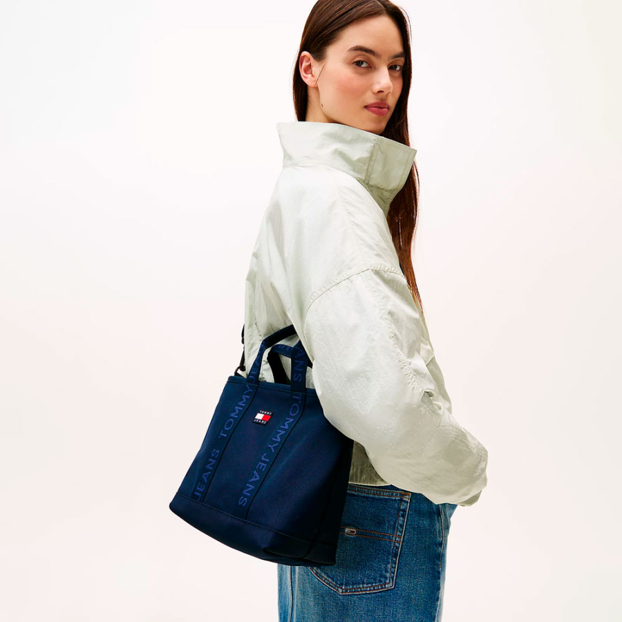essential-tote-bag-with-inscription essential-tote-bag-with-inscription