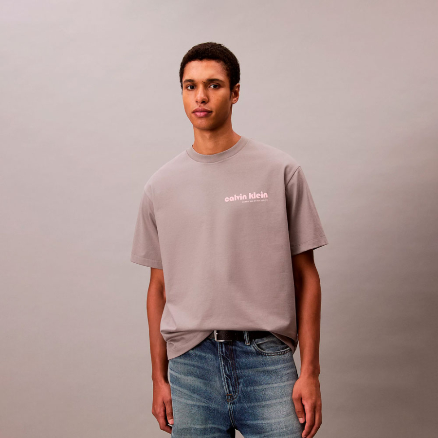 calvin-klein-loose-logo-t-shirt calvin-klein-loose-logo-t-shirt