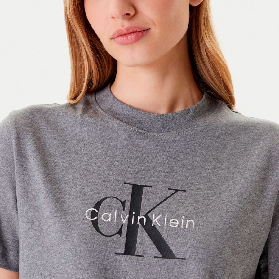 monogram-logo-t-shirt monogram-logo-t-shirt