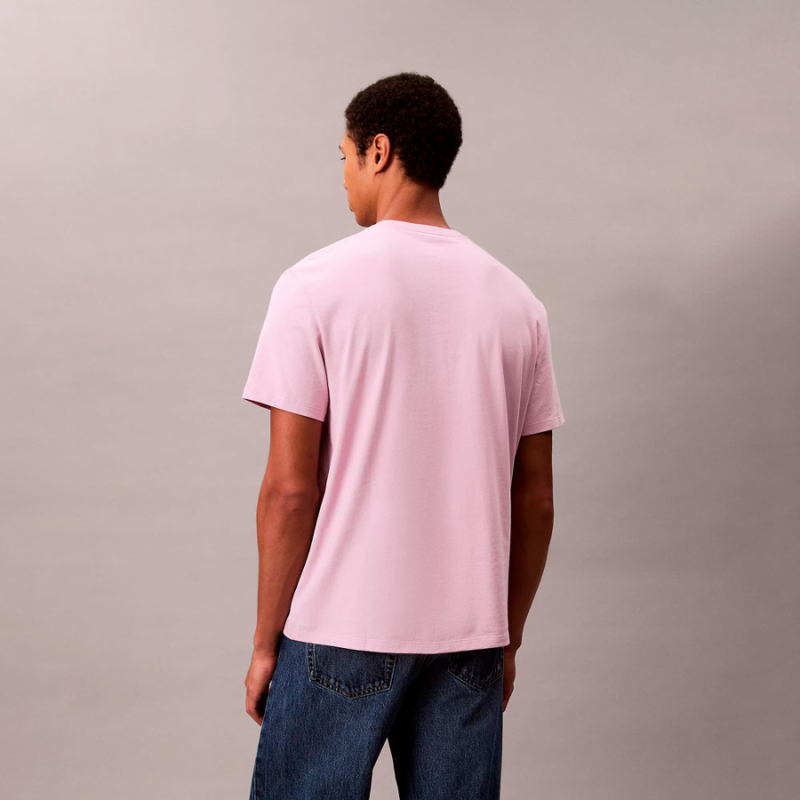 camiseta-com-logotipo-do-monograma camiseta-com-logotipo-do-monograma