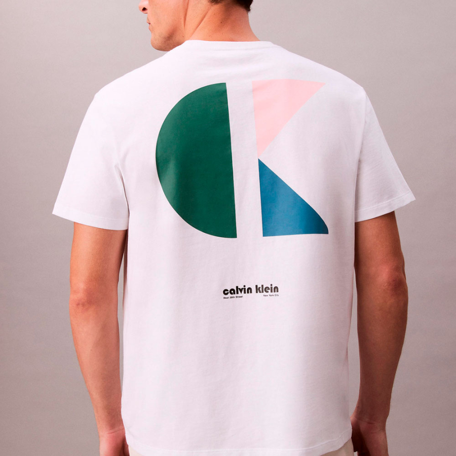 camiseta-com-logotipo-grafico camiseta-com-logotipo-grafico