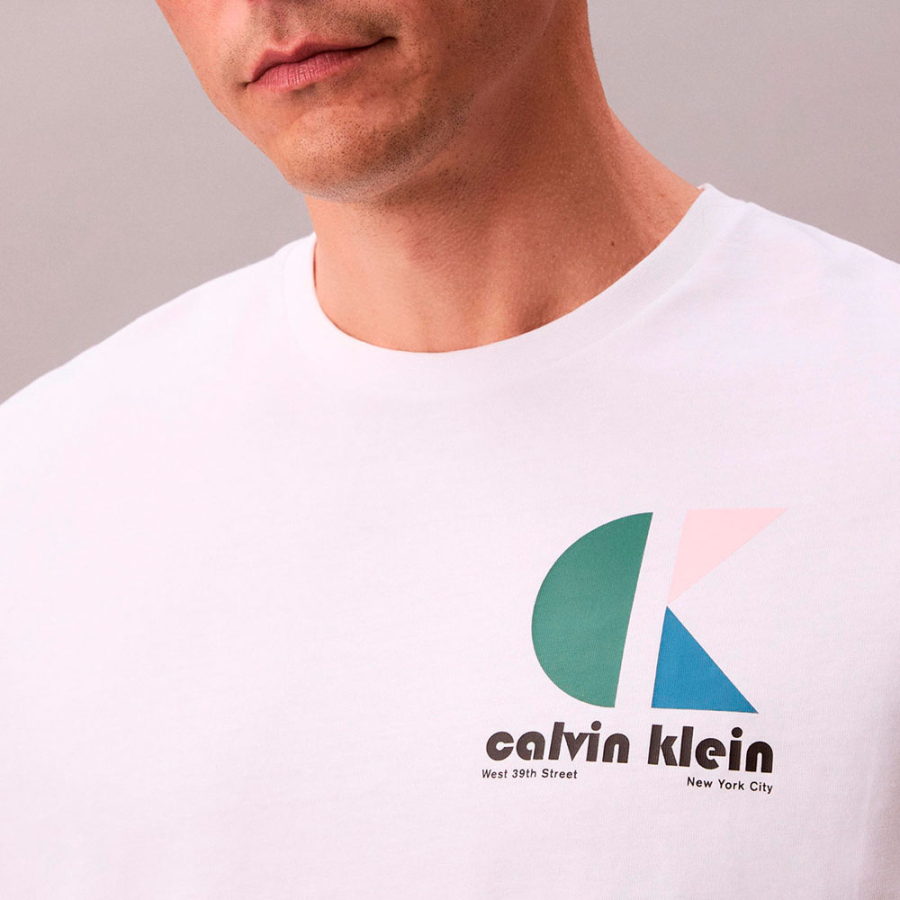 camiseta-con-el-logo-grafico camiseta-con-el-logo-grafico