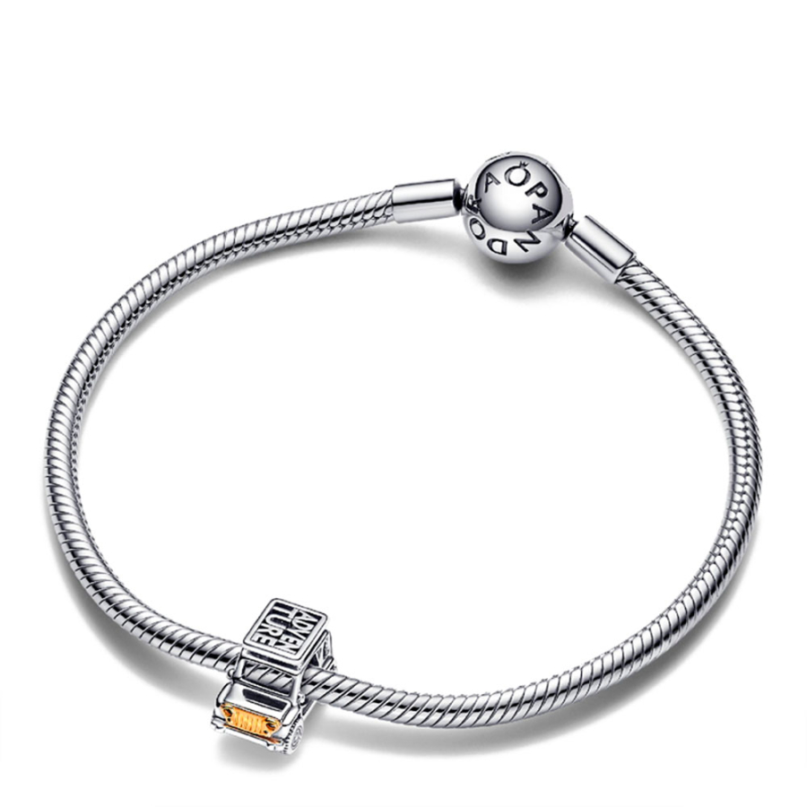 charm-adventure-car-763330c01