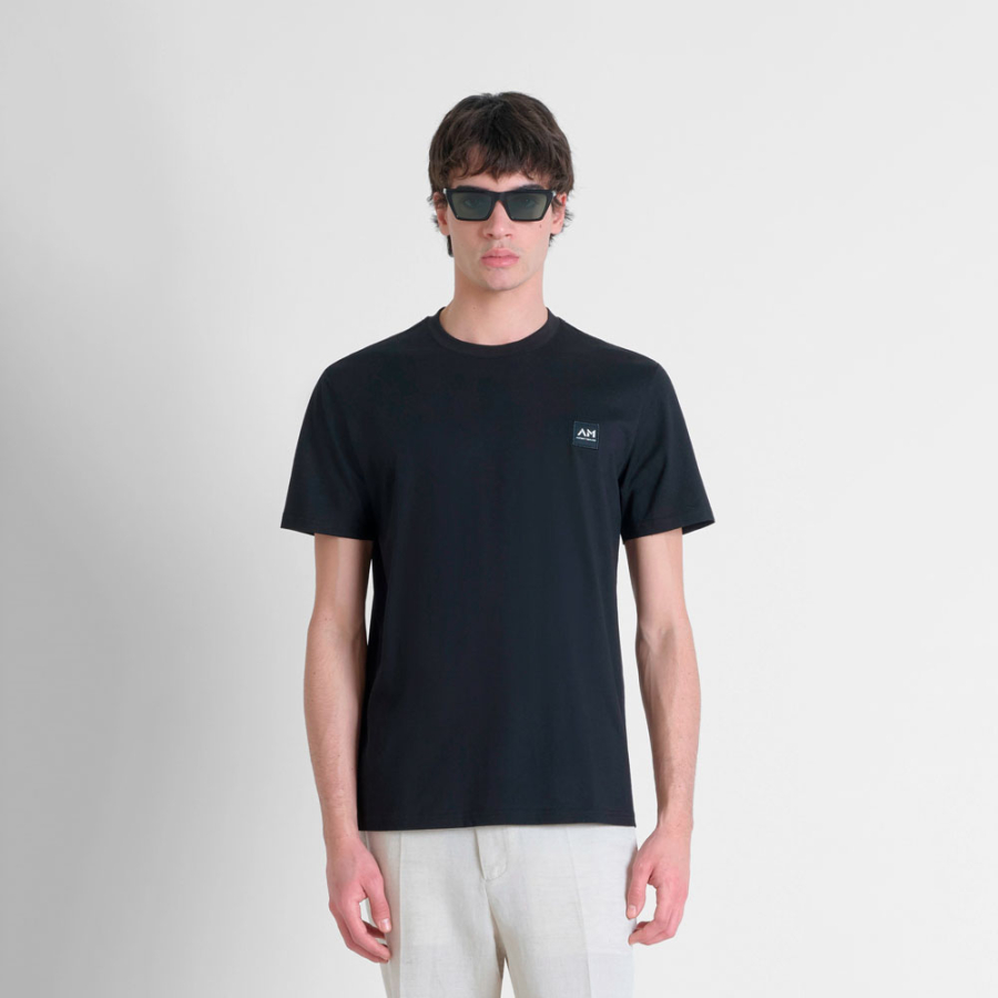 regular-fit-tee-with-logo-patch regular-fit-tee-with-logo-patch