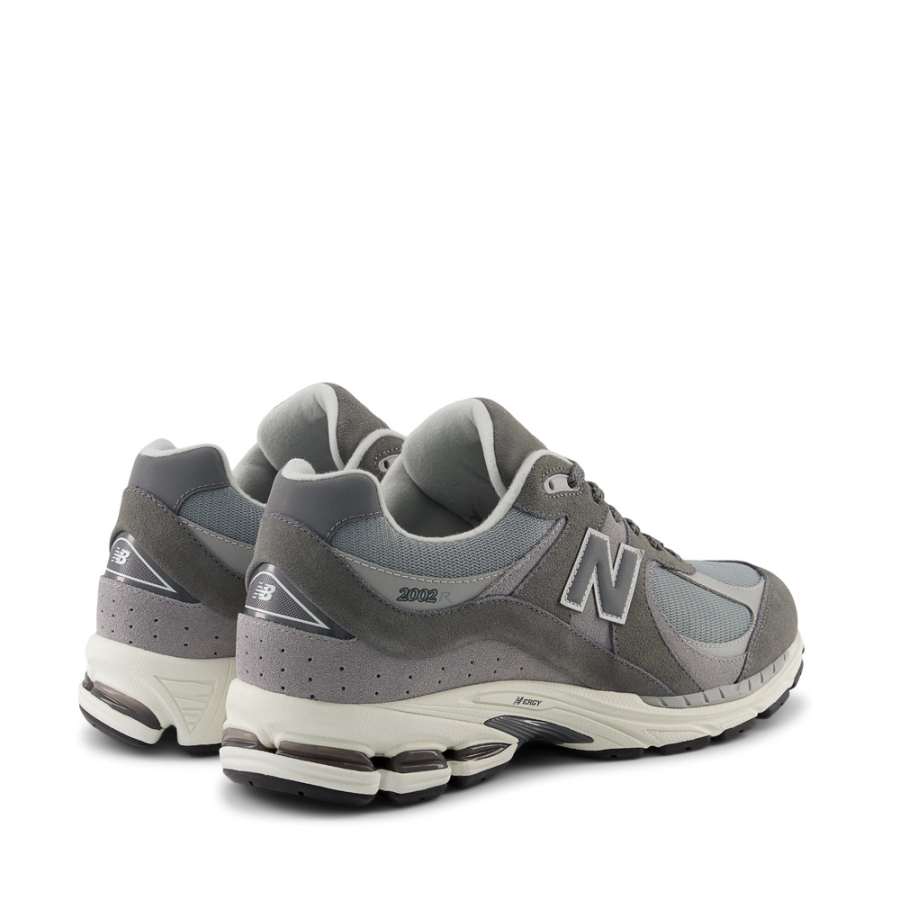 unisex-new-balance-2002r-sneakers