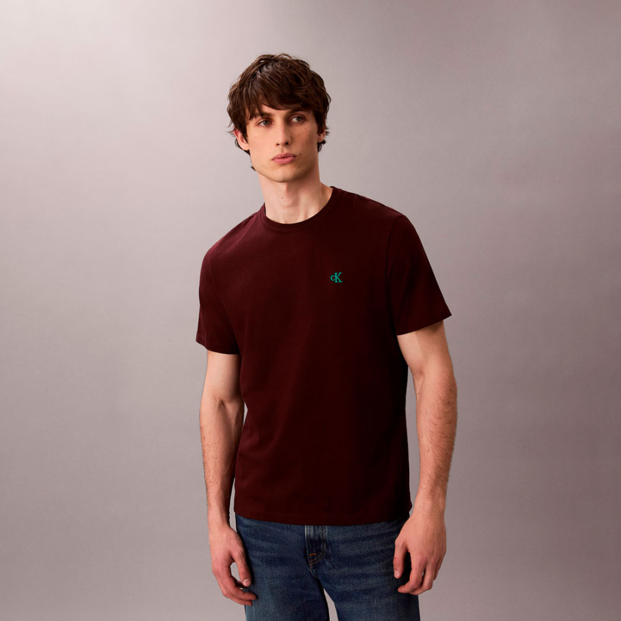 camiseta-folgada-com-logotipo-de-monograma-bordado