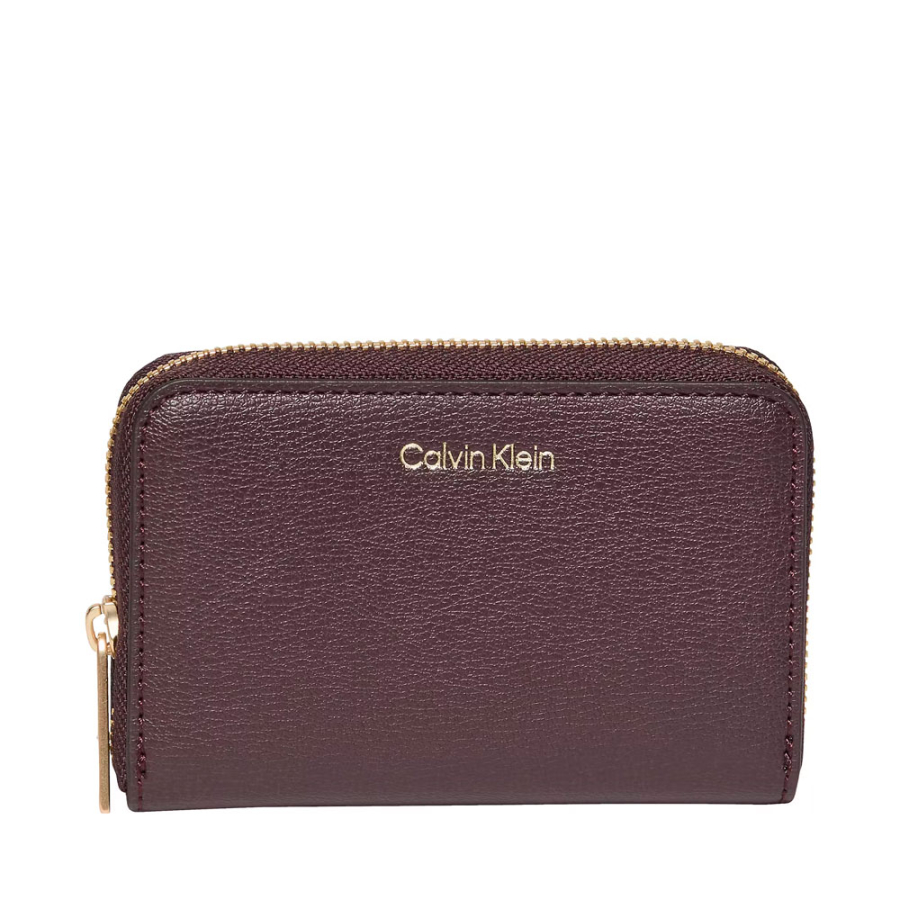 cartera-cuadrada-con-cremallera-y-logo-en-lamina-metalica