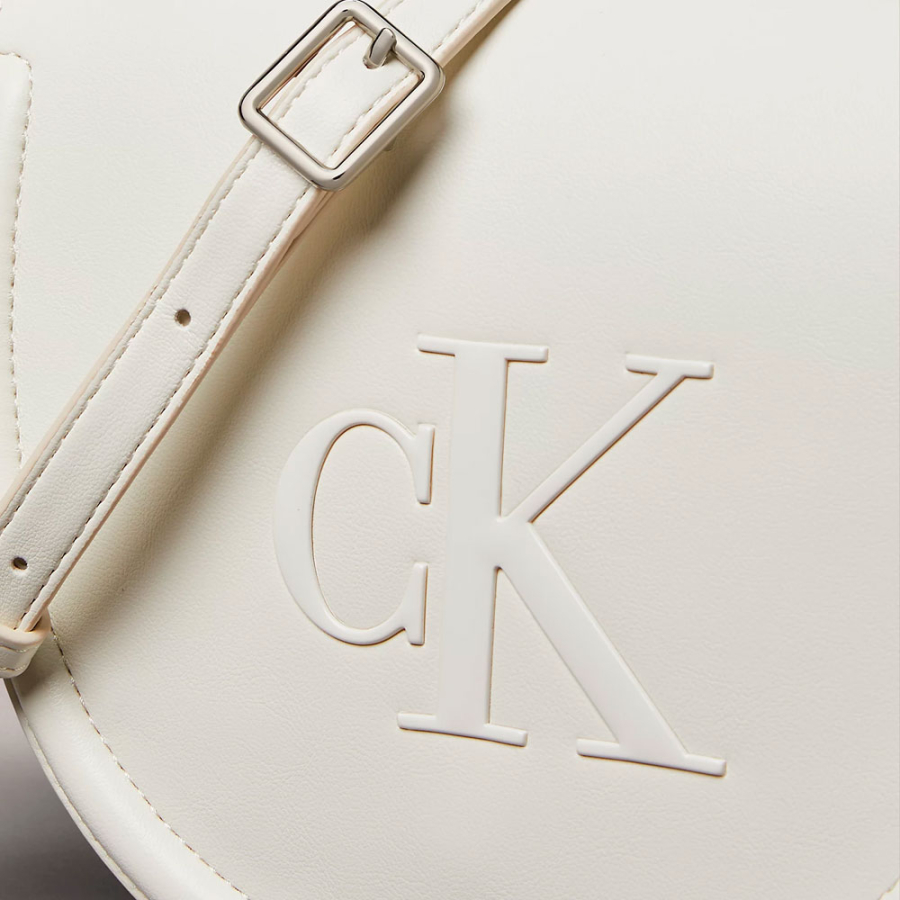 borsa-da-sella-con-monogramma-inciso borsa-da-sella-con-monogramma-inciso