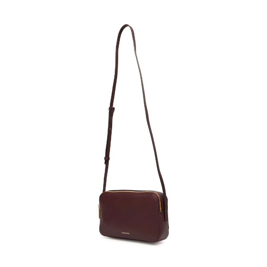 sac-appareil-photo-allonge-avec-logo-en-aluminium-sac-bandouliere sac-appareil-photo-allonge-avec-logo-en-aluminium-sac-bandouliere