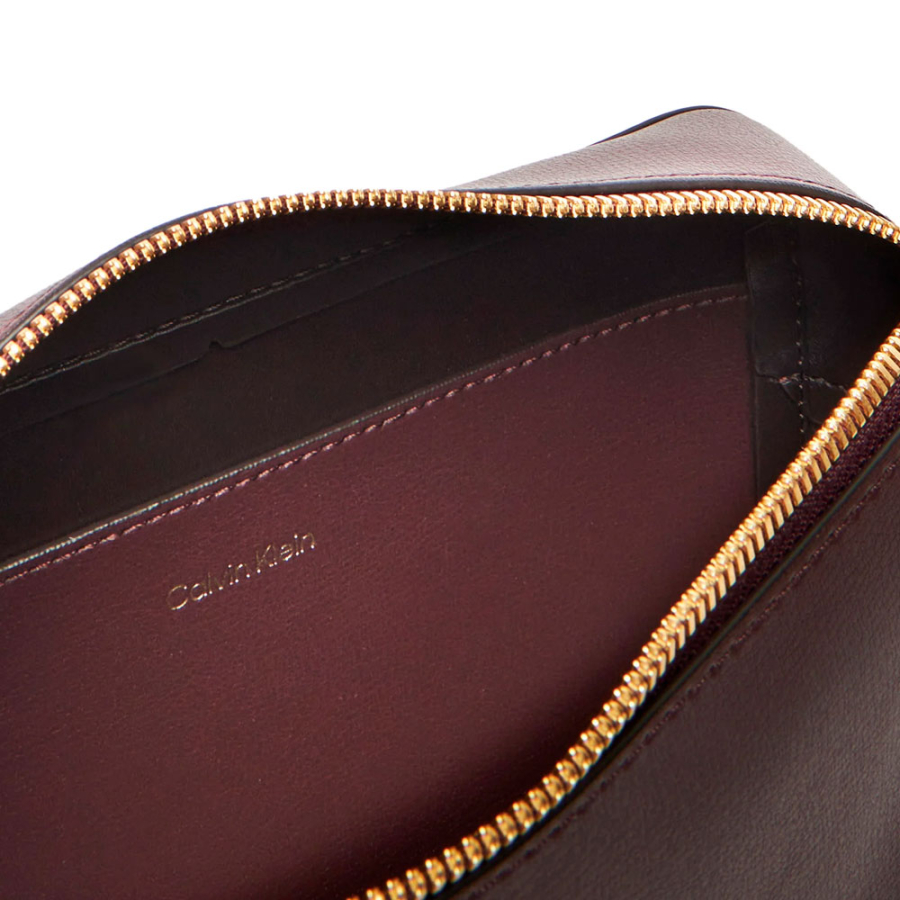 bolsa-para-camera-alongada-com-logotipo-de-foil-bolsa-a-tras bolsa-para-camera-alongada-com-logotipo-de-foil-bolsa-a-tras