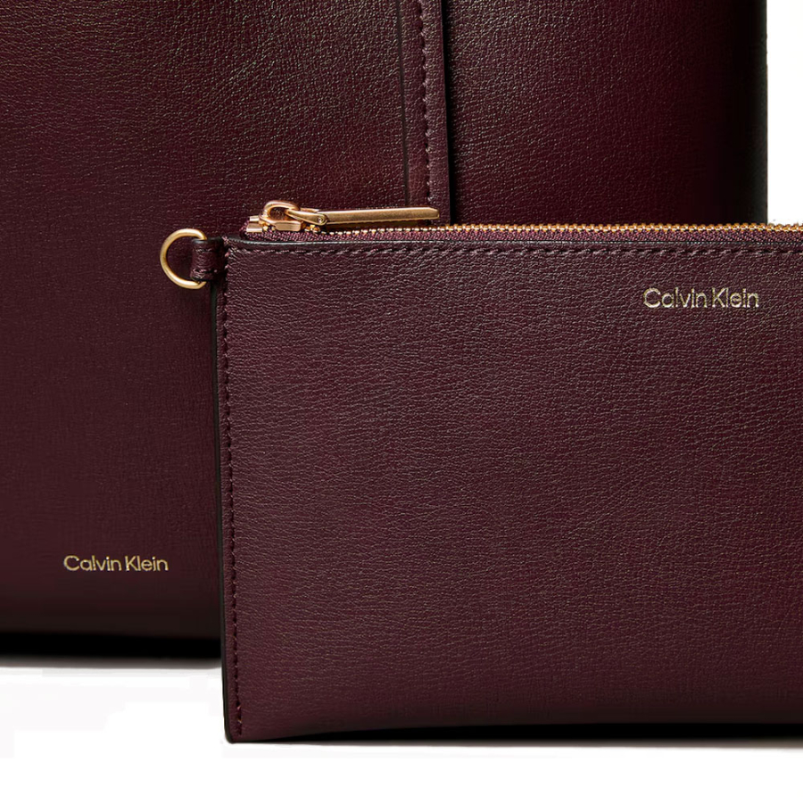 sacola-pequena-com-logotipo-de-folha sacola-pequena-com-logotipo-de-folha