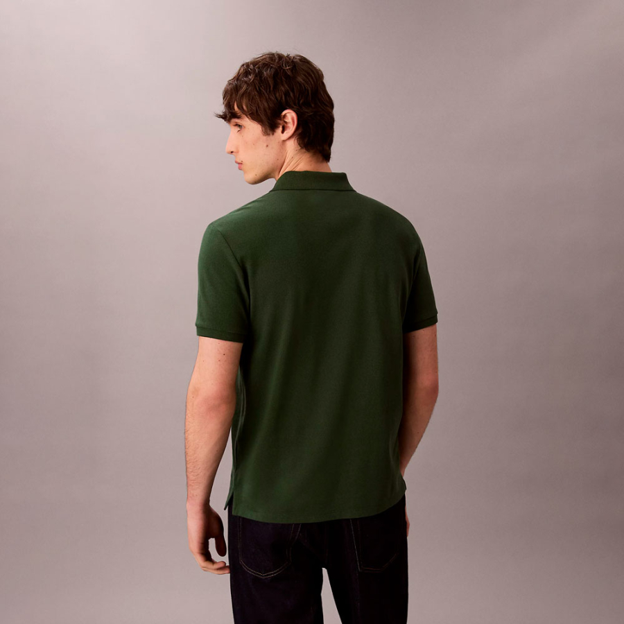 klassisches-poloshirt-aus-baumwollpique