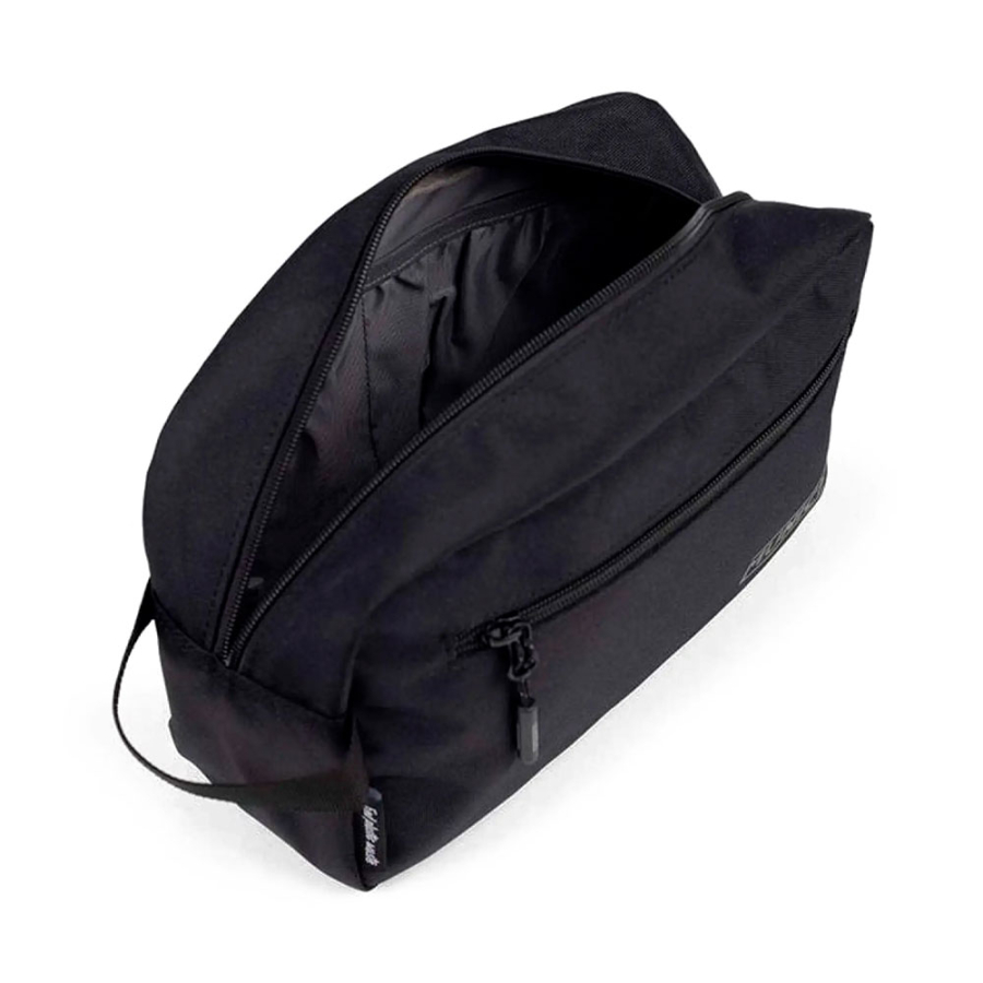trousse-de-toilette-pour-sports-d-equipe